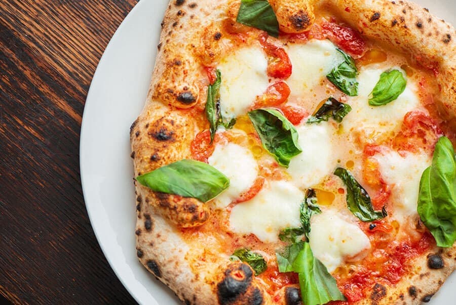 ダッテリーニトマトソースと水牛モッツァレラ