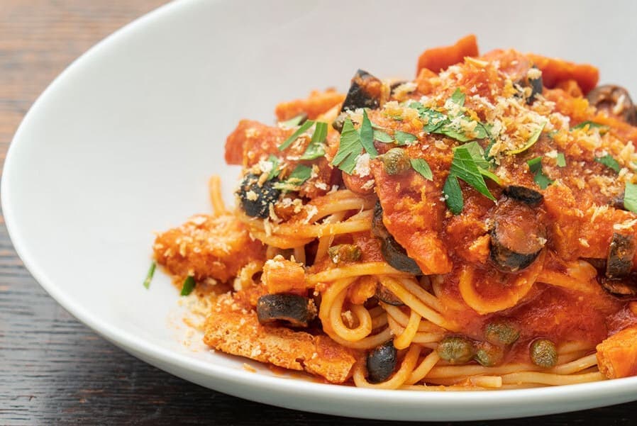 燻製油揚げのプッタネスカ