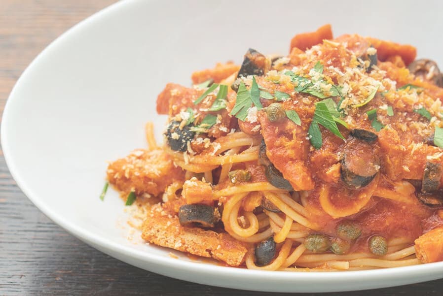 燻製油揚げのプッタネスカ